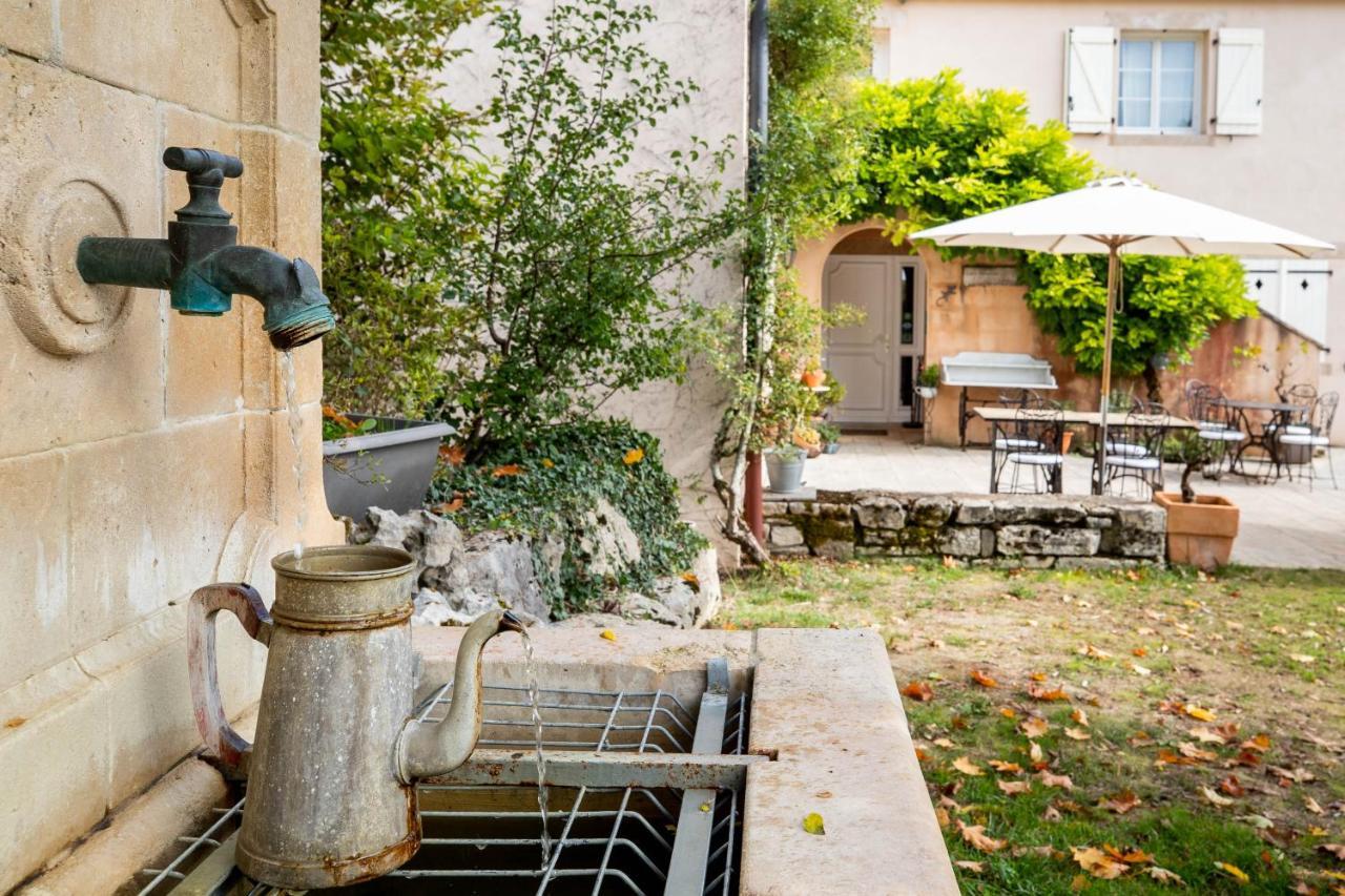Domaine De La Combotte Bed & Breakfast Nantoux ภายนอก รูปภาพ