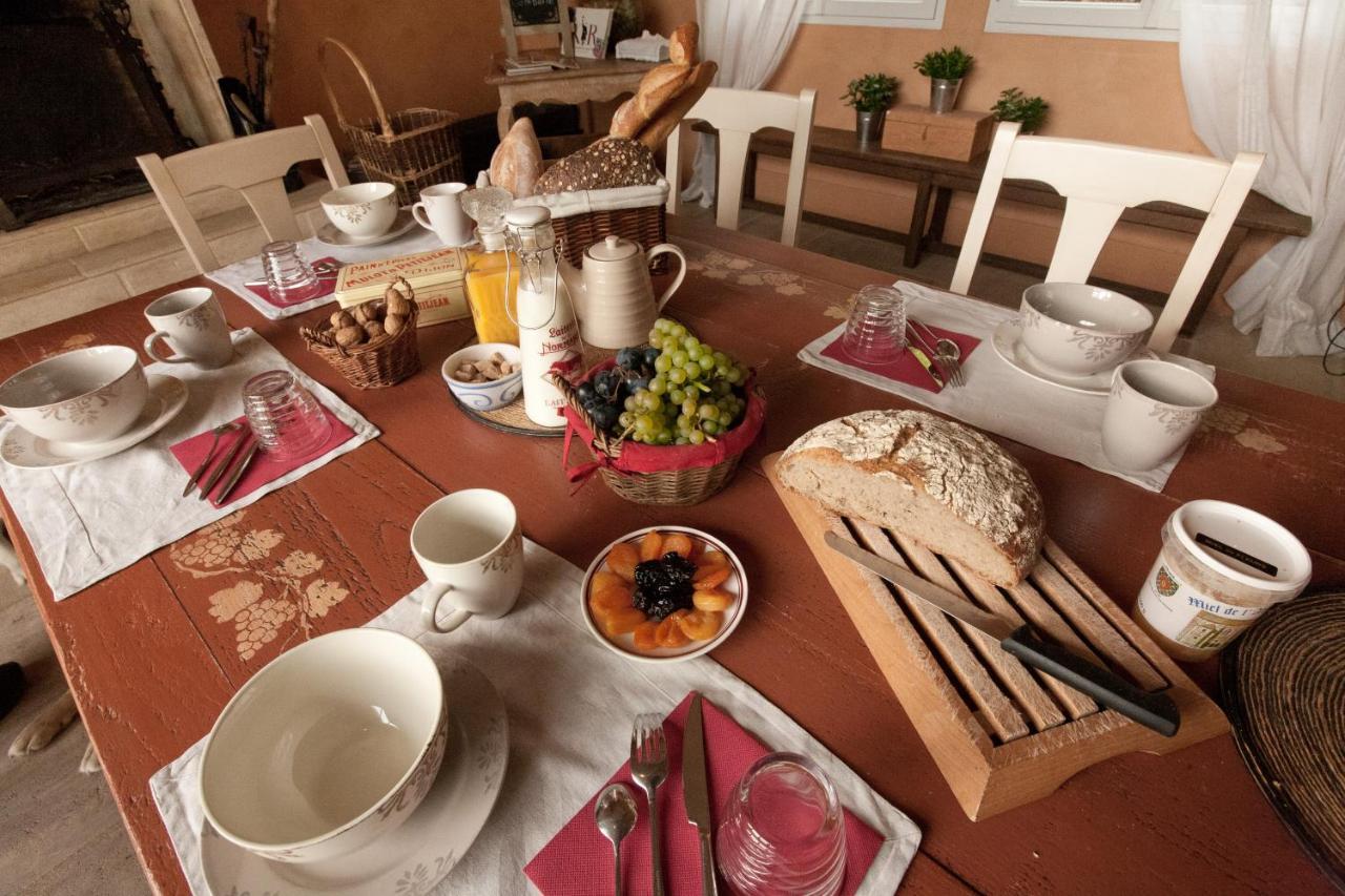 Domaine De La Combotte Bed & Breakfast Nantoux ภายนอก รูปภาพ